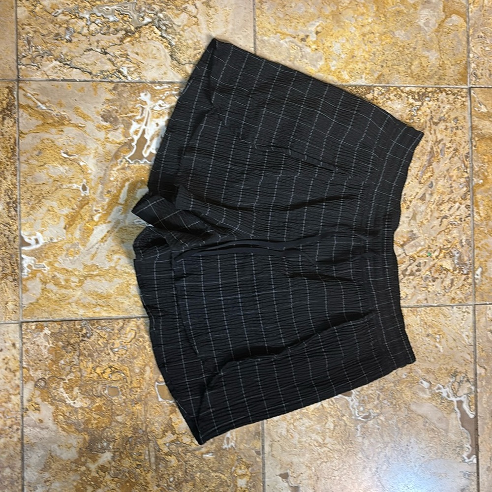 Lululemon Negative Split Textured Run Short 2.5 inches size small